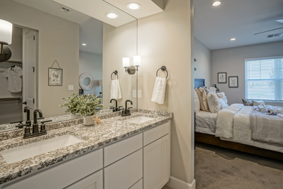 Owners Suite Bath - Stout (Mesa Del Sol)