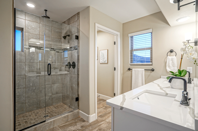Owners Suite Bath - Loreto (Legacy at Sierra Vista)